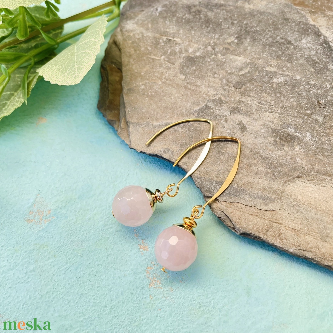 Rózsabimbó - rózsakvarc fülbevaló nemesacél akasztón - ékszer - fülbevaló - lógó csepp fülbevaló - Meska.hu