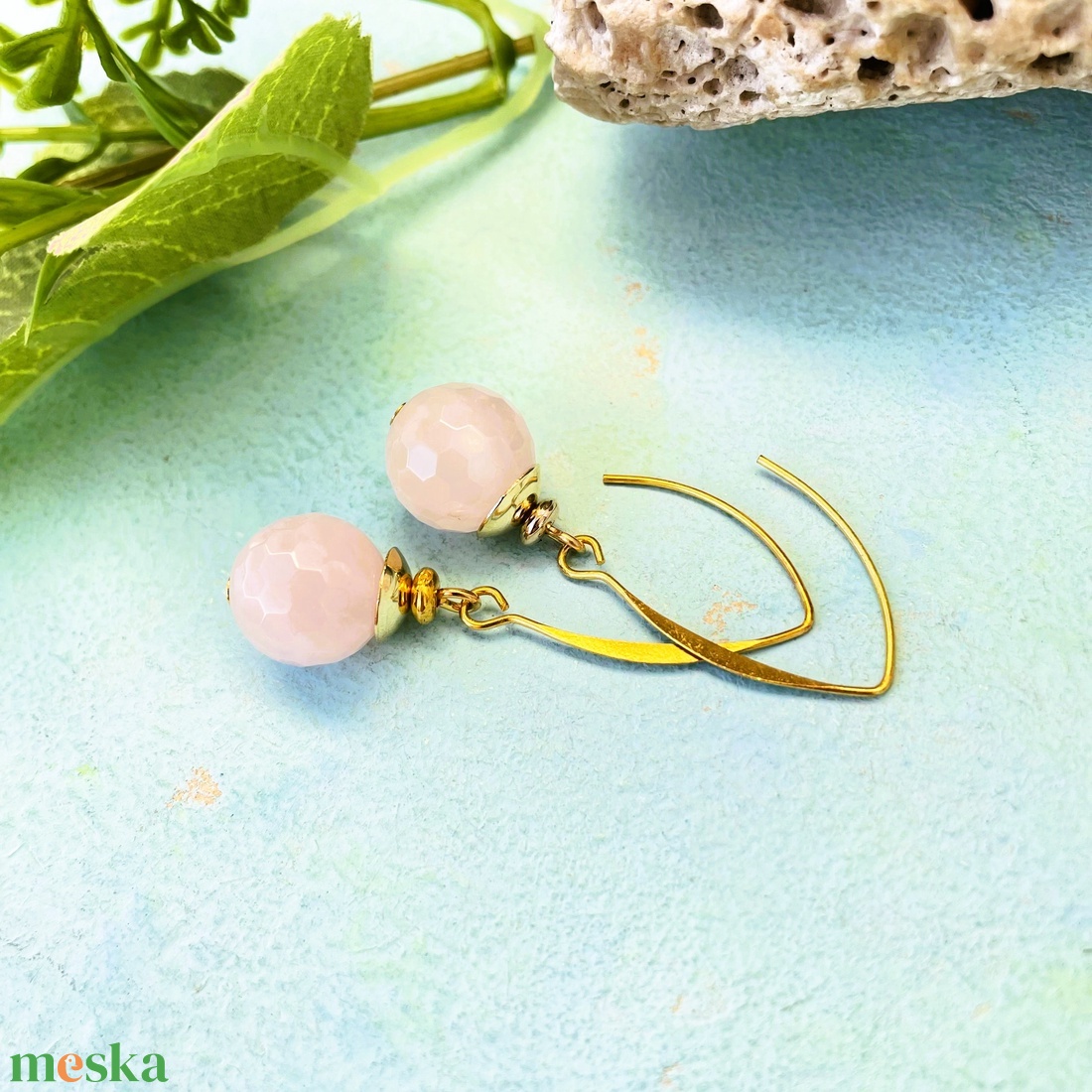 Rózsabimbó - rózsakvarc fülbevaló nemesacél akasztón - ékszer - fülbevaló - lógó csepp fülbevaló - Meska.hu