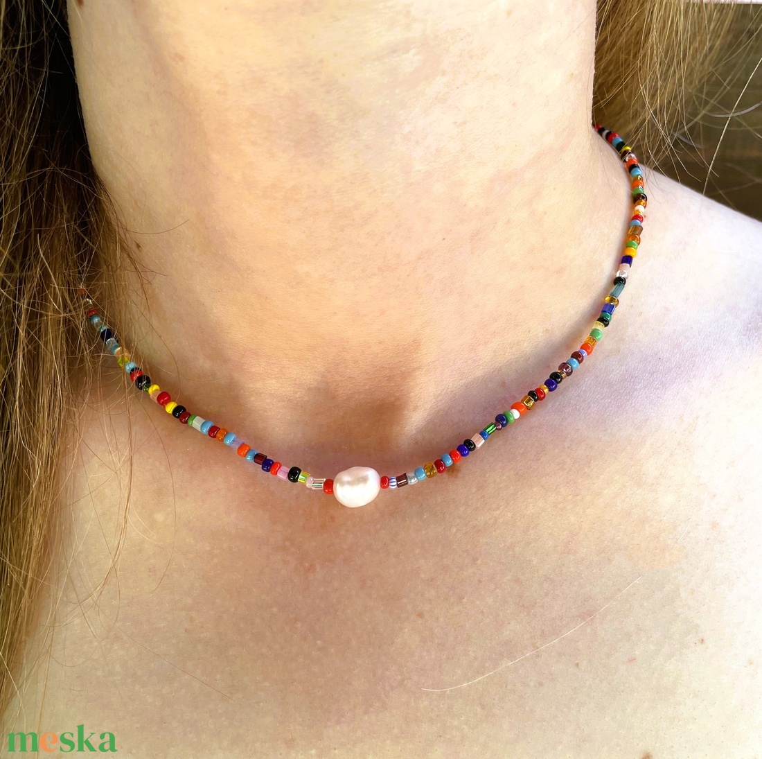 Kamaszkorom - színes kásagyöngy nyaklánc folyami gyönggyel - ékszer - nyaklánc - gyöngyös nyaklánc - Meska.hu