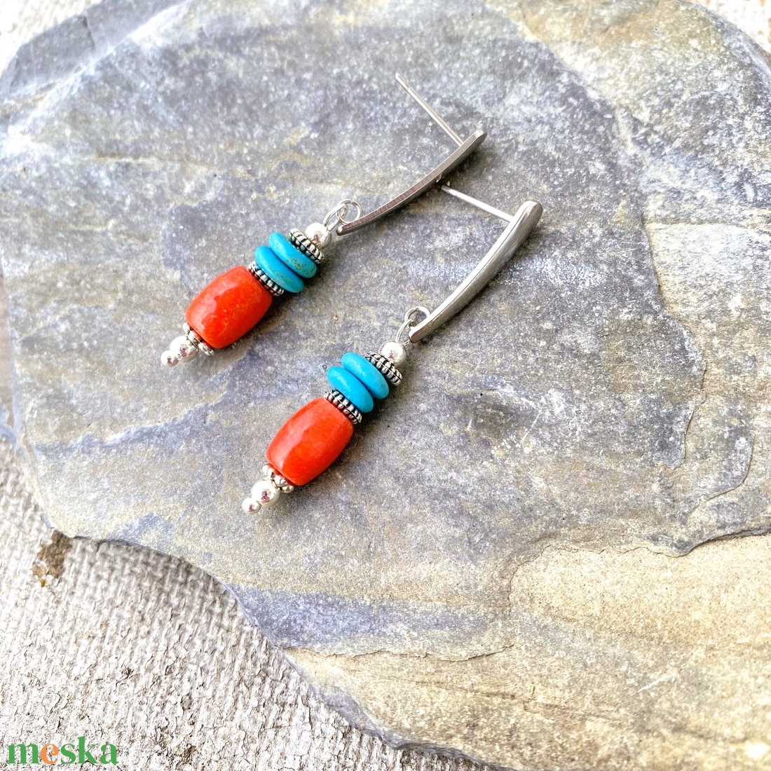 Pendulum -  korall/türkiz  fülbevaló nemesacél kapoccsal - ékszer - fülbevaló - lógó fülbevaló - Meska.hu