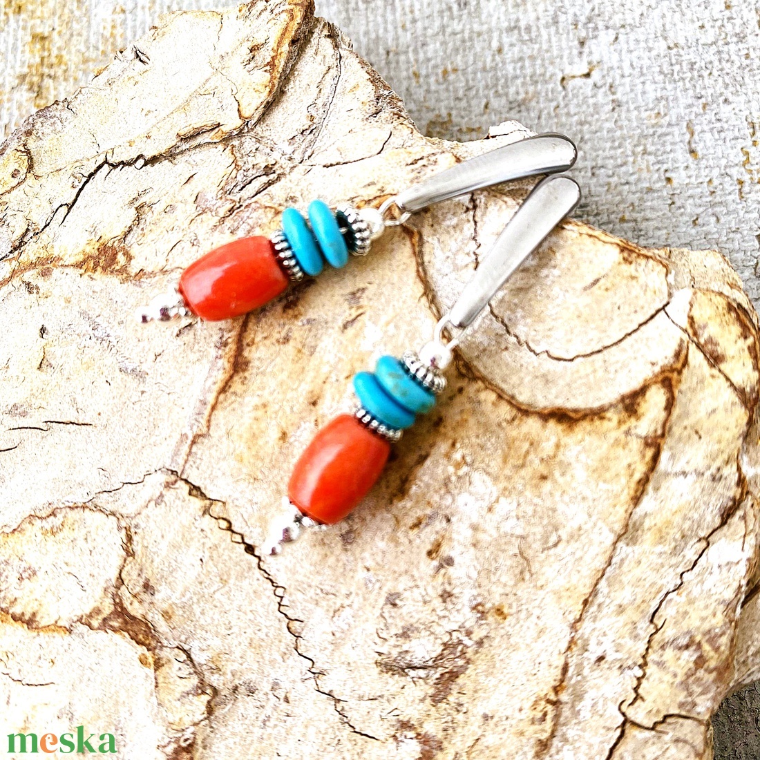 Pendulum -  korall/türkiz  fülbevaló nemesacél kapoccsal - ékszer - fülbevaló - lógó fülbevaló - Meska.hu