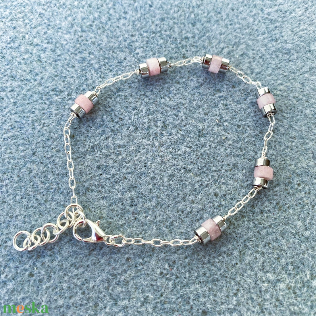 Pink kalcedon/ezüst    karkötő  - ékszer - karkötő - gyöngyös karkötő - Meska.hu