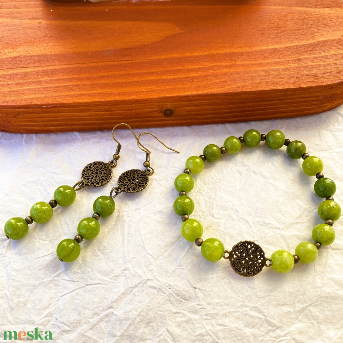 Zöld szőlő - olivin karkötő/fülbevaló  szett - ékszer - ékszerszett - Meska.hu