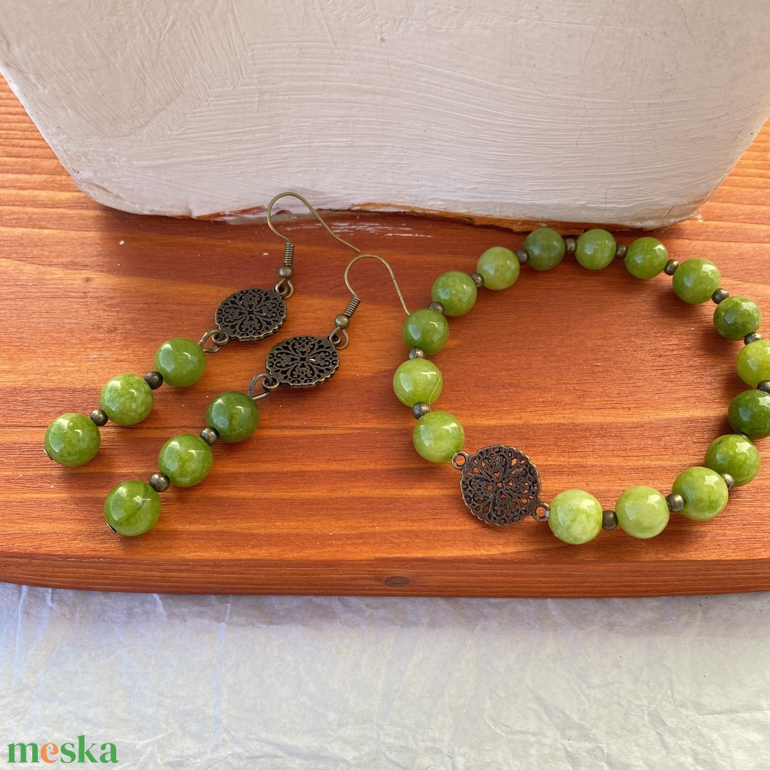 Zöld szőlő - olivin karkötő/fülbevaló  szett - ékszer - ékszerszett - Meska.hu