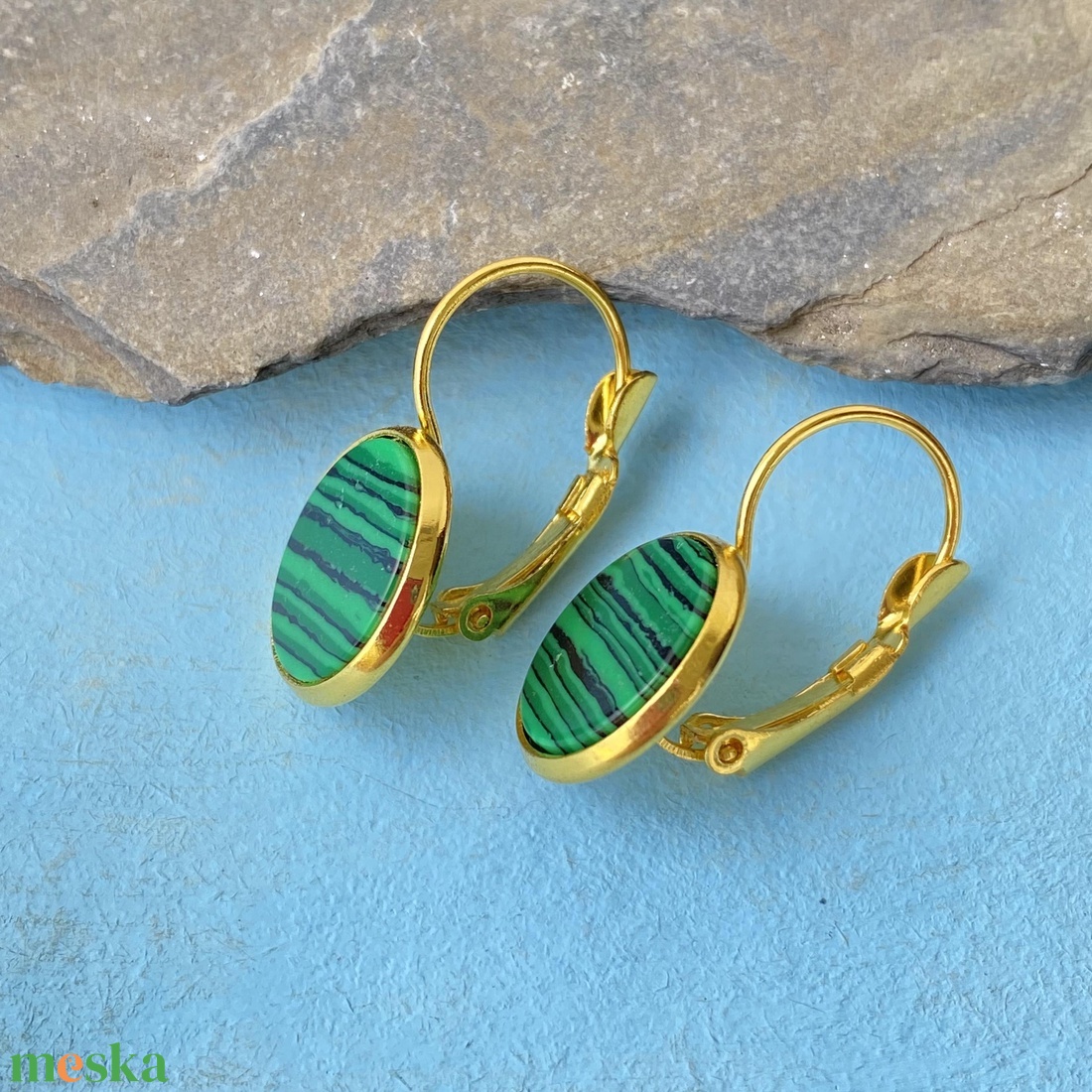 Malachit fülbevaló -  12mm-es nemesacél franciakapcsos alapban - ékszer - fülbevaló - lógós kerek fülbevaló - Meska.hu