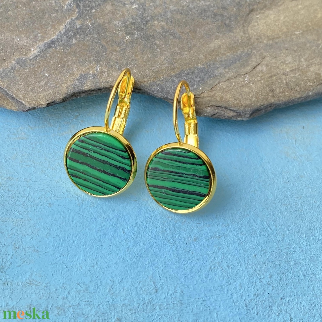 Malachit fülbevaló -  12mm-es nemesacél franciakapcsos alapban - ékszer - fülbevaló - lógós kerek fülbevaló - Meska.hu