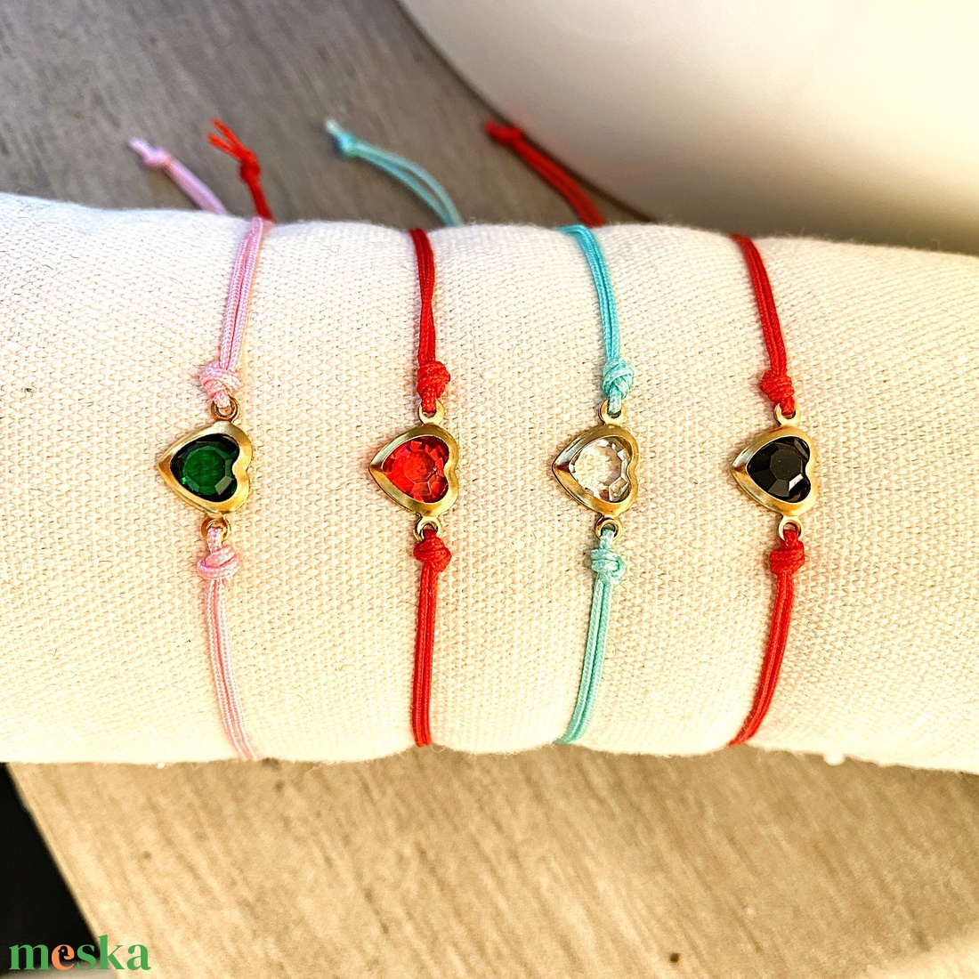 Kristály szíves karkötő - ékszer - karkötő - charm karkötő - Meska.hu