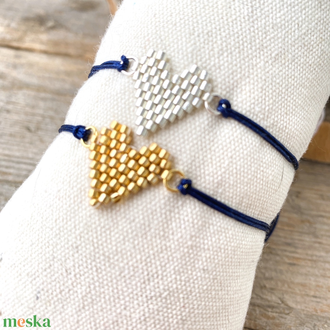 Miyuki szíves karkötő - ékszer - karkötő - charm karkötő - Meska.hu