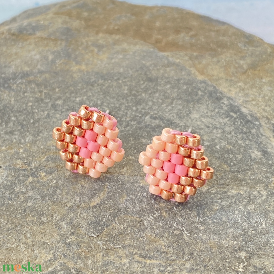 Kis6szög Tavasz -  bedugós miyuki japán gyöngy fülbevaló - ékszer - fülbevaló - pötty fülbevaló - Meska.hu