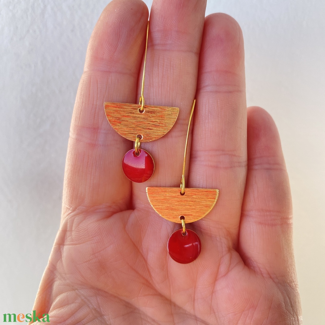 2. Geometrikus   piros/arany fülbevaló nemesacél akasztóval  - ékszer - fülbevaló - lógó fülbevaló - Meska.hu