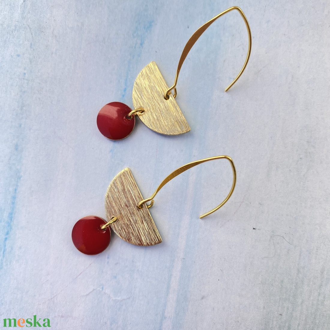 2. Geometrikus   piros/arany fülbevaló nemesacél akasztóval  - ékszer - fülbevaló - lógó fülbevaló - Meska.hu