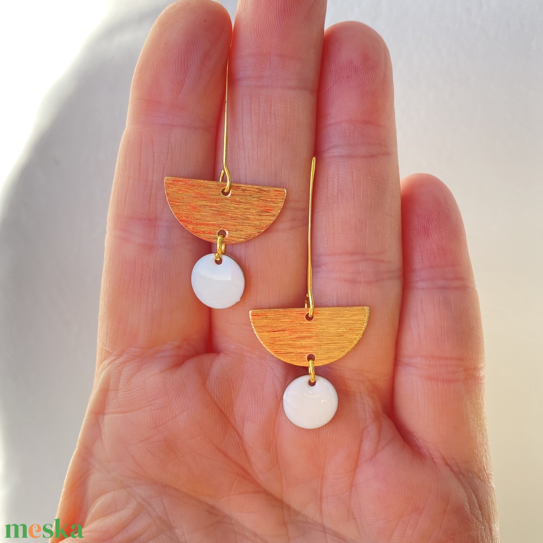 2. Geometrikus   fehér/arany fülbevaló nemesacél akasztóval  - ékszer - fülbevaló - lógó fülbevaló - Meska.hu