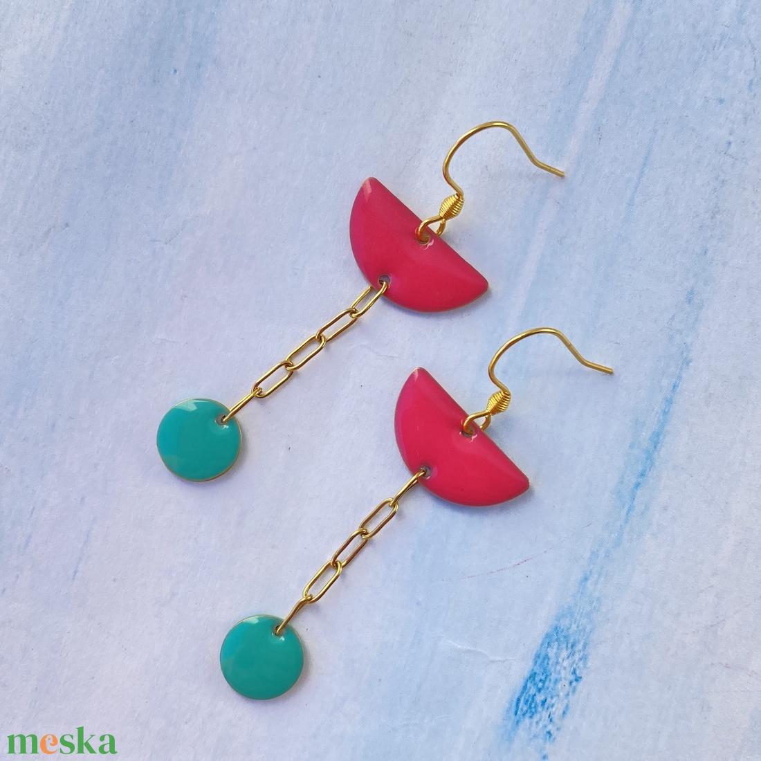  Geometrikus   pink és türkiz fülbevaló arany színű szerelékkel - ékszer - fülbevaló - lógó fülbevaló - Meska.hu