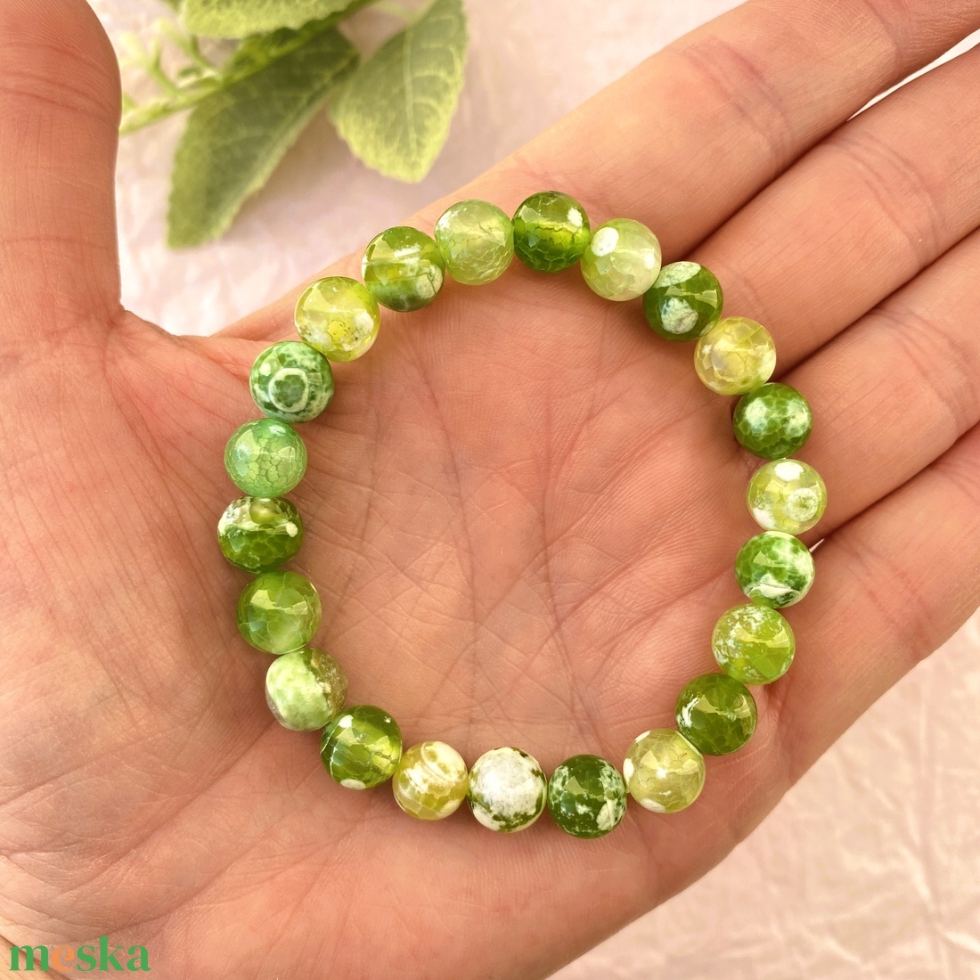 Világoszöld tűzachát karkötő  -  fémmentes ásvány  karkötő - ékszer - karkötő - gyöngyös karkötő - Meska.hu