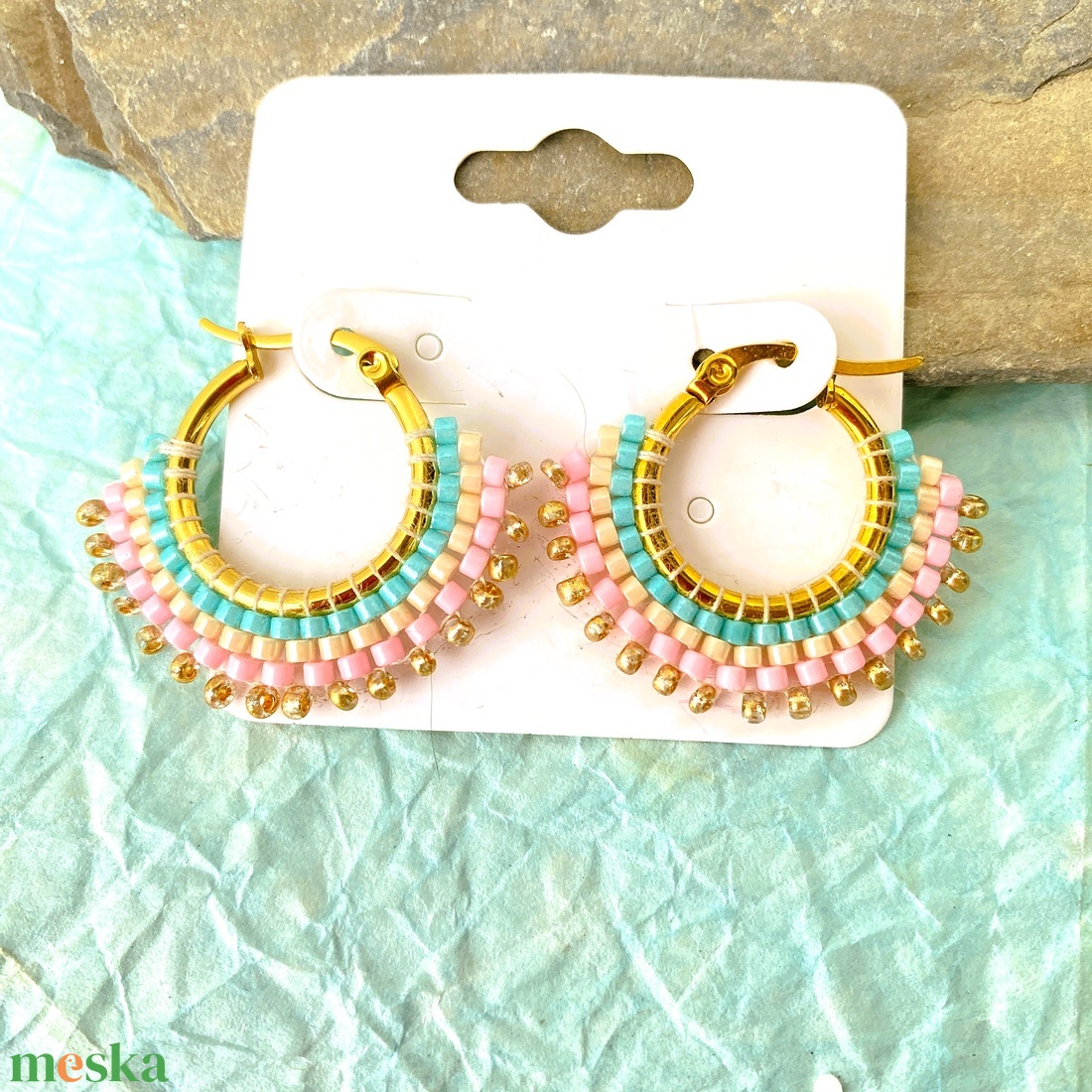 Tavasz I. - karika  fülbevaló miyuki gyöngyökből - ékszer - fülbevaló - karika fülbevaló - Meska.hu