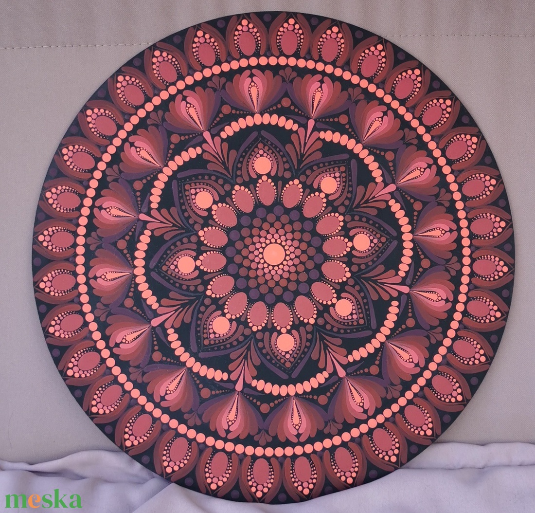 Vörös árnyalatú kézzel festett mandala - dekoráció, falikép - művészet - festmény - akril - Meska.hu Vörös árnyalatú kézzel festett mandala - dekoráció, falikép - művészet - festmény - akril - Meska.hu