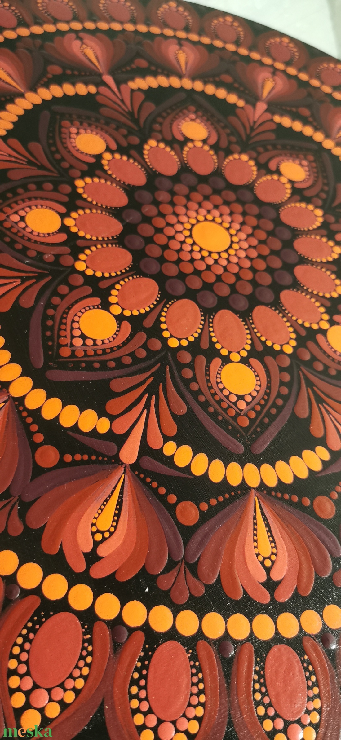 Vörös árnyalatú kézzel festett mandala - dekoráció, falikép - művészet - festmény - akril - Meska.hu Vörös árnyalatú kézzel festett mandala - dekoráció, falikép - művészet - festmény - akril - Meska.hu