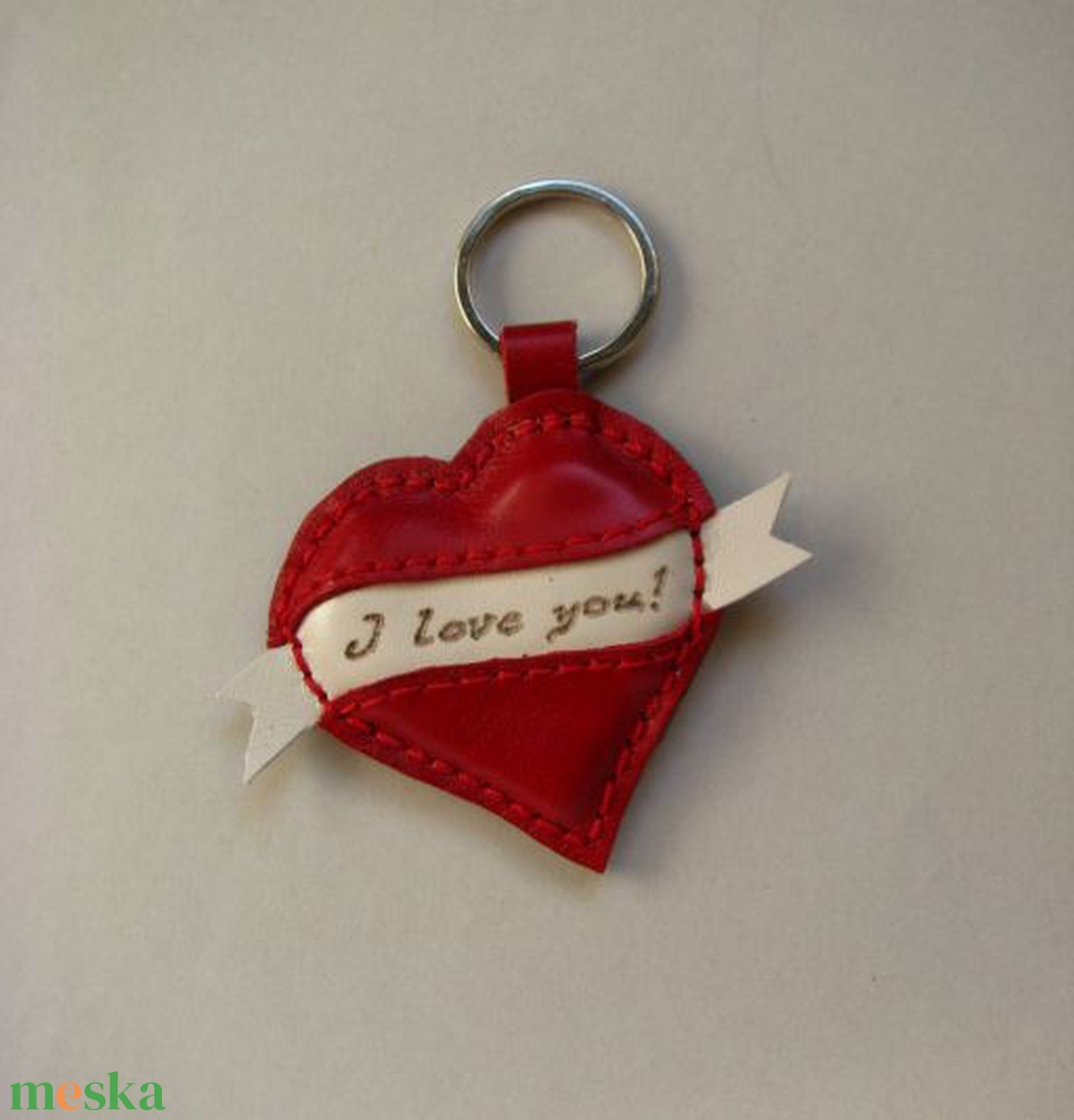 Szeretlek, szalagos szív/ szívecske 'I love you' feliratos bőr kulcstartó - táska & tok - kulcstartó & táskadísz - kulcstartó - Meska.hu Szeretlek, szalagos szív/ szívecske 'I love you' feliratos bőr kulcstartó - táska & tok - kulcstartó & táskadísz - kulcstartó - Meska.hu