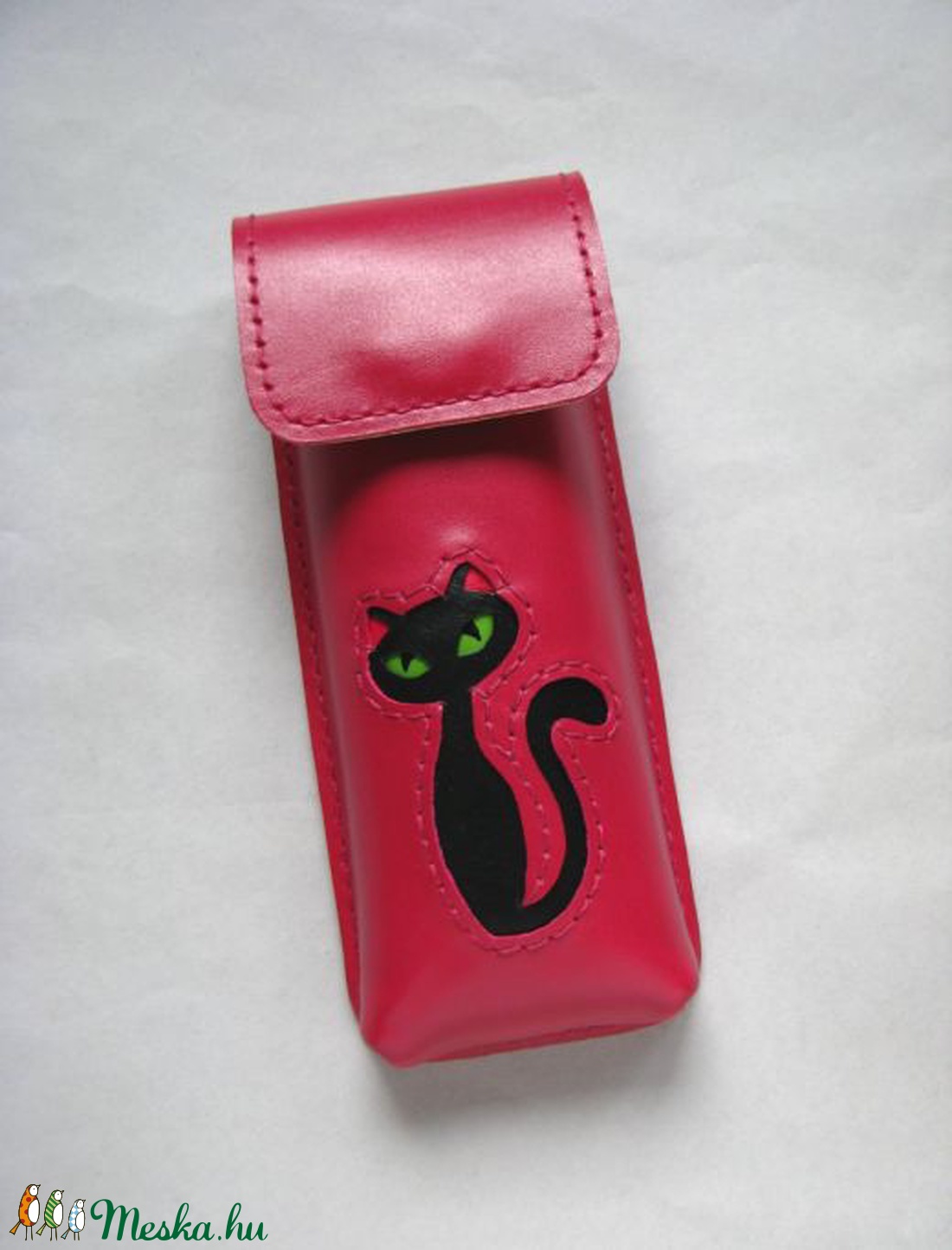 Mályva fekete cica mintás bőr tolltartó, szemüvegtok -  - Meska.hu