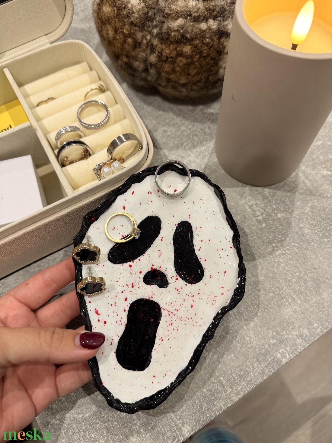 Kézzel festett Sikoly (Scream) maszkos ékszertartó tálka - otthon & életmód - dekoráció - halloween - halloweeni dekoráció - Meska.hu