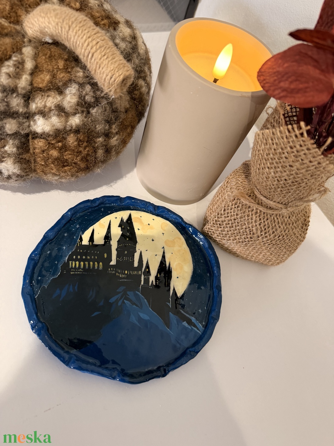 Kézzel festett Roxfort (Hogwarts) kastélyos ékszertartó tálka - otthon & életmód - dekoráció - asztal és polc dekoráció - dekorációs tál, tartó - Meska.hu