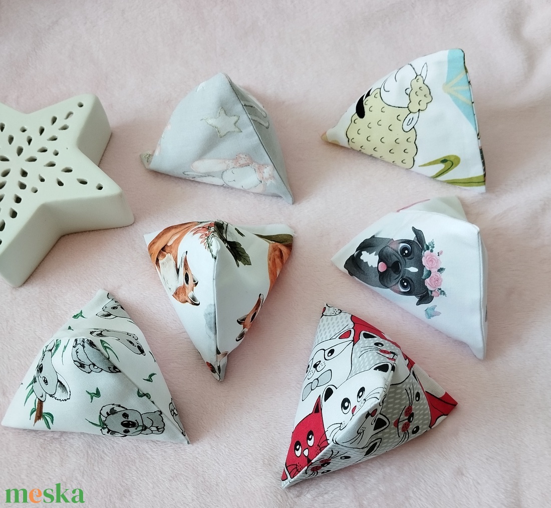 Háromszög formájú babzsák  - játék & sport - sport és kikapcsolódás - jóga, pilates, torna - Meska.hu