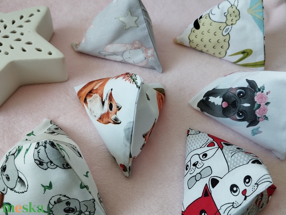 Háromszög formájú babzsák  - játék & sport - sport és kikapcsolódás - jóga, pilates, torna - Meska.hu