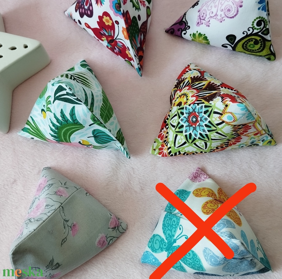 Háromszög formájú babzsák  - játék & sport - sport és kikapcsolódás - jóga, pilates, torna - Meska.hu