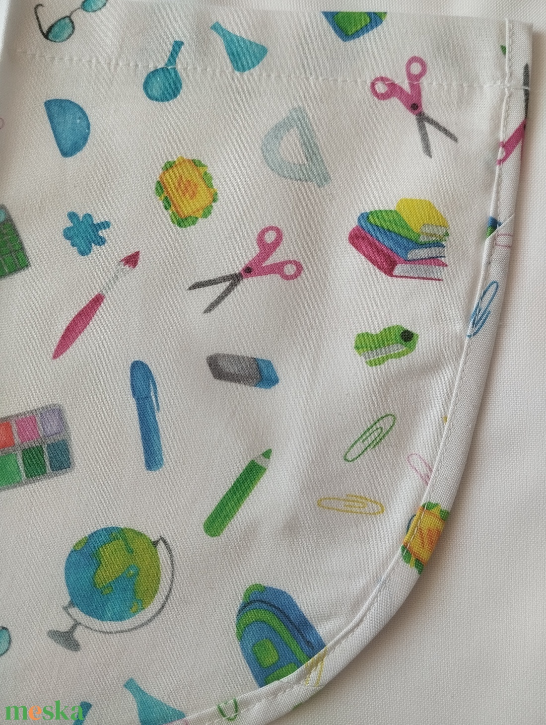 Női fehér lapköpeny,mintás zsebbel  - ruha & divat - munkaruha - Meska.hu