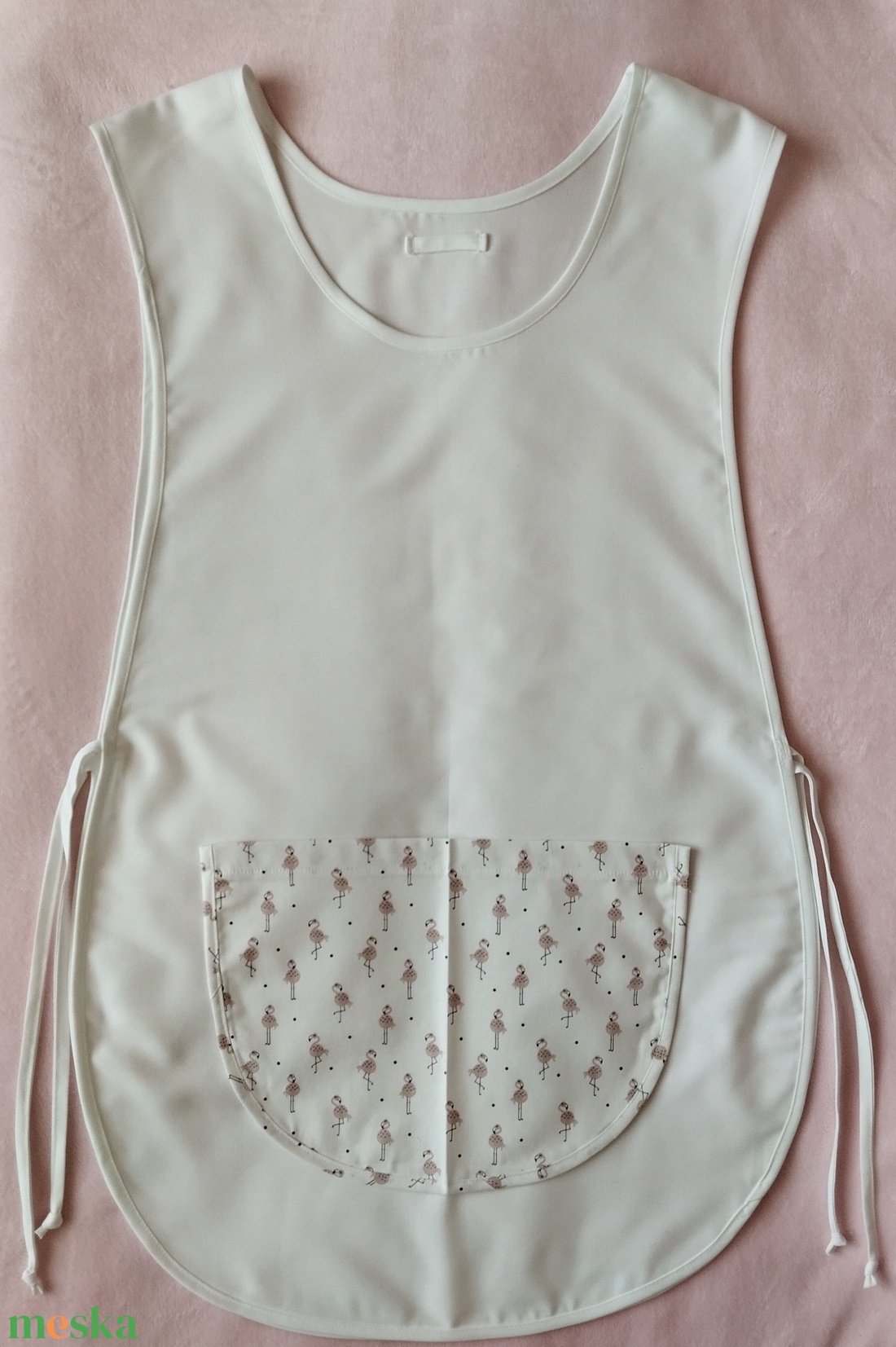 Női fehér lapköpeny,mintás zsebbel  - ruha & divat - munkaruha - Meska.hu