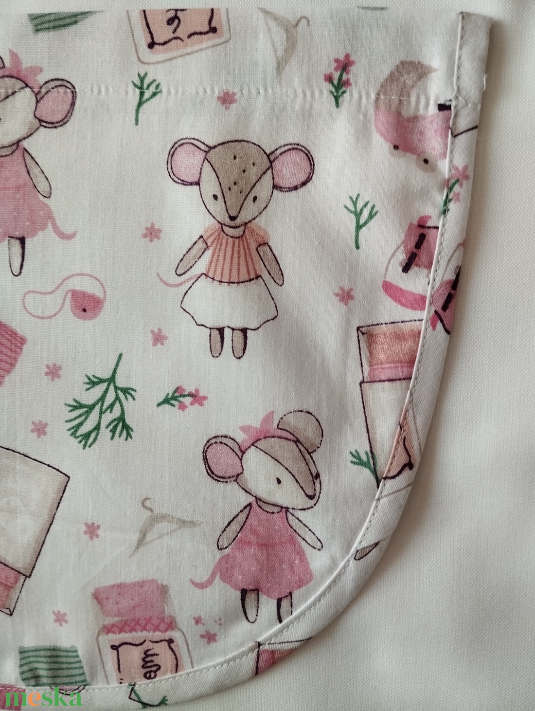 Női fehér lapköpeny,mintás zsebbel  - ruha & divat - munkaruha - Meska.hu