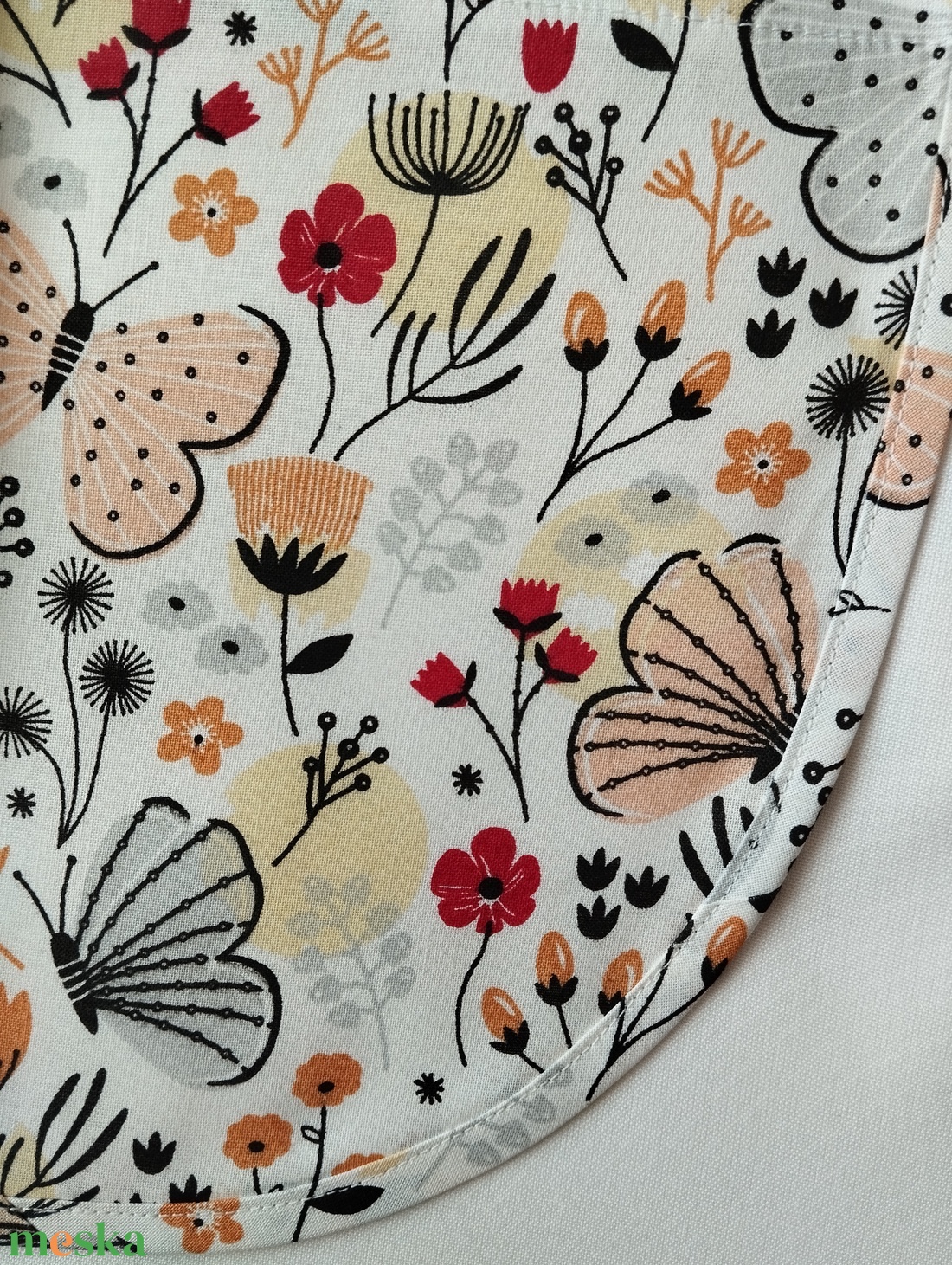 Női fehér lapköpeny,mintás zsebbel  - ruha & divat - munkaruha - Meska.hu