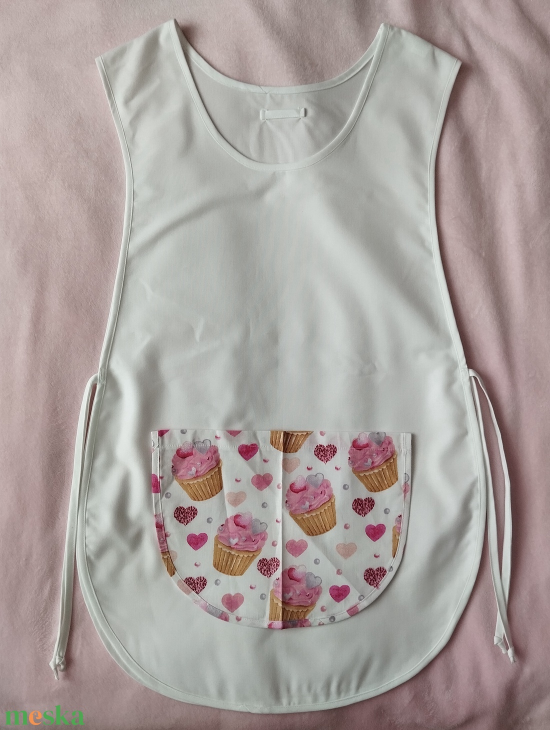 Női fehér lapköpeny,mintás zsebbel , ovis , munkaruha  - ruha & divat - női ruha - tunika - Meska.hu