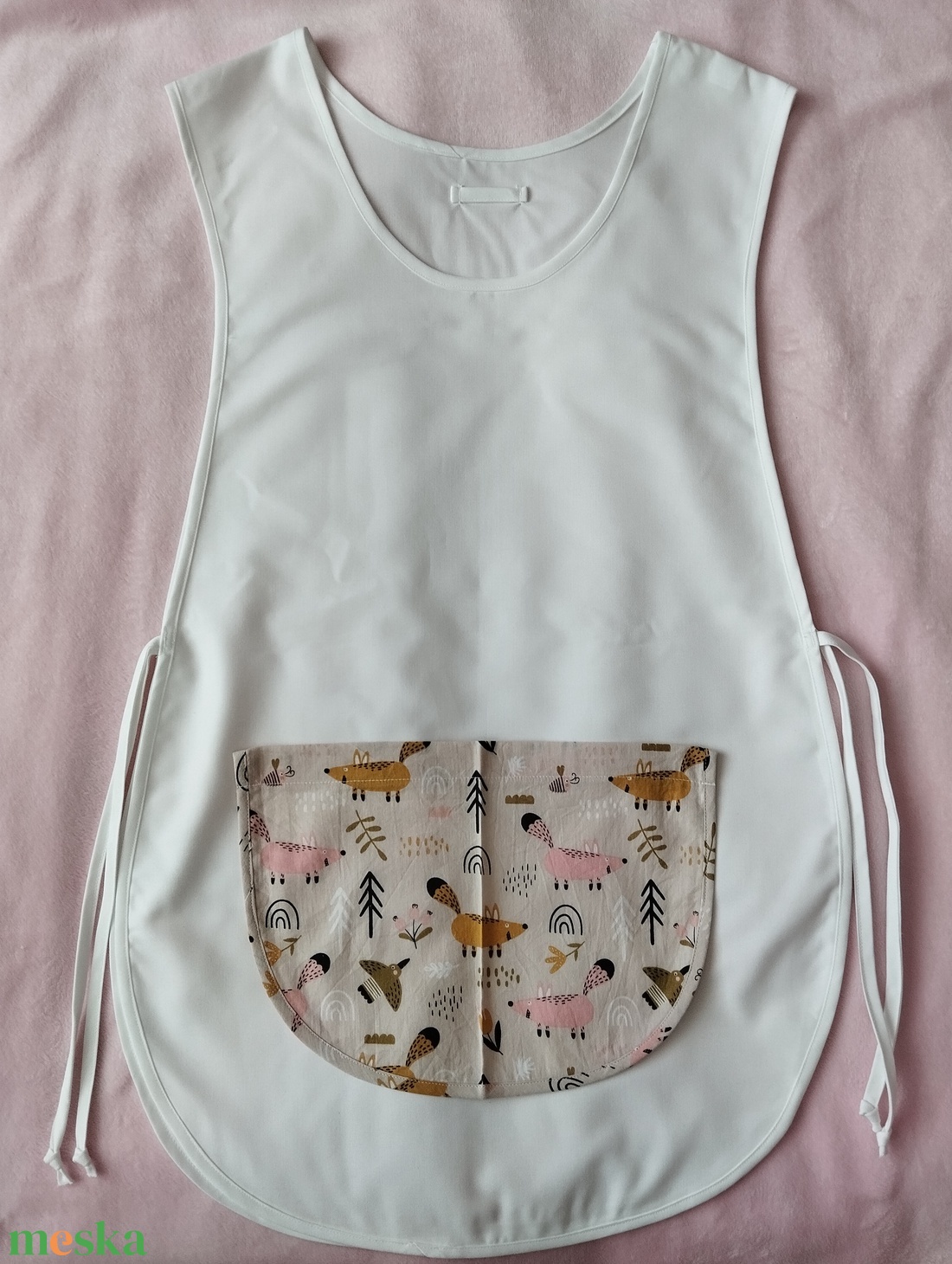 Női fehér lapköpeny,mintás zsebbel , ovis , munkaruha  - ruha & divat - női ruha - tunika - Meska.hu