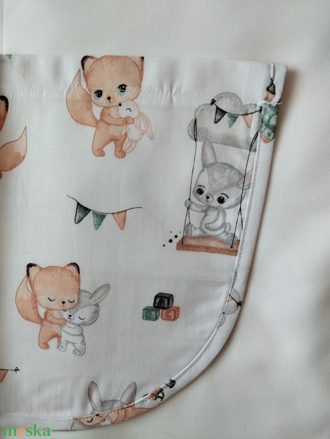 Női fehér lapköpeny, Róka , Nyuszi �� mintás zsebbel , ovis , munkaruha  - ruha & divat - női ruha - tunika - Meska.hu