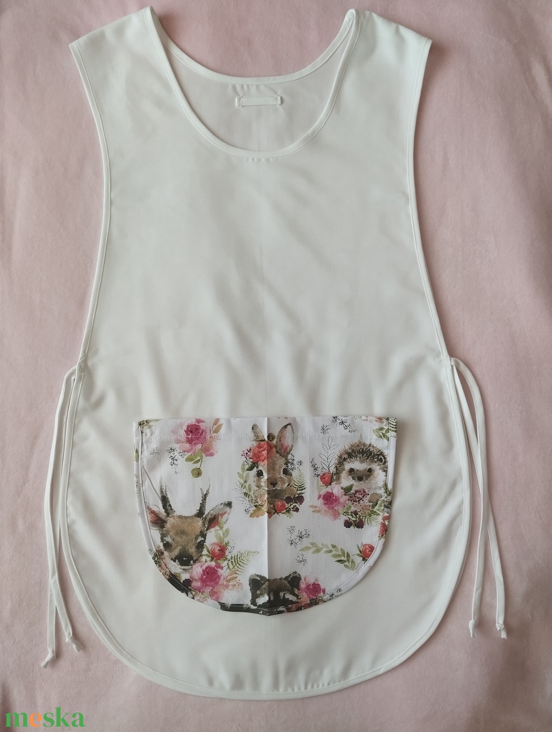 Női fehér lapköpeny, Nyuszi ��, Süni , Őz  mintás zsebbel , ovis , munkaruha  - ruha & divat - női ruha - tunika - Meska.hu