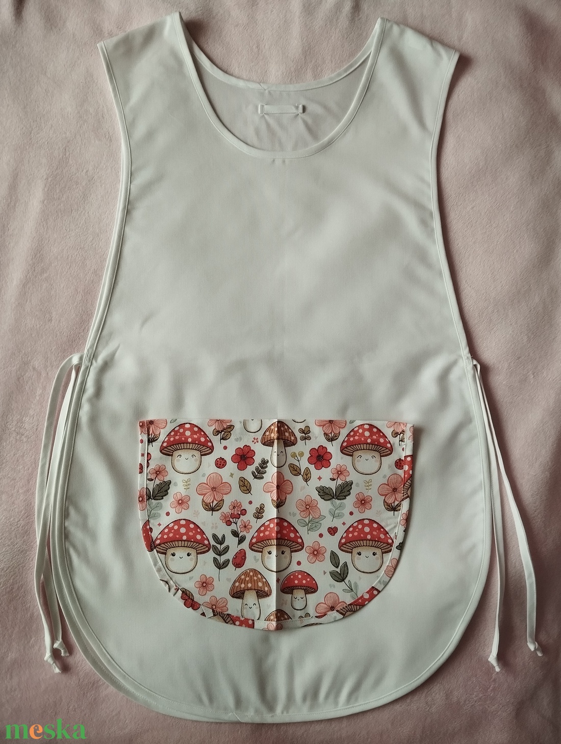 Női fehér lapköpeny, Gomba � mintás zsebbel , ovis , munkaruha  - ruha & divat - női ruha - tunika - Meska.hu