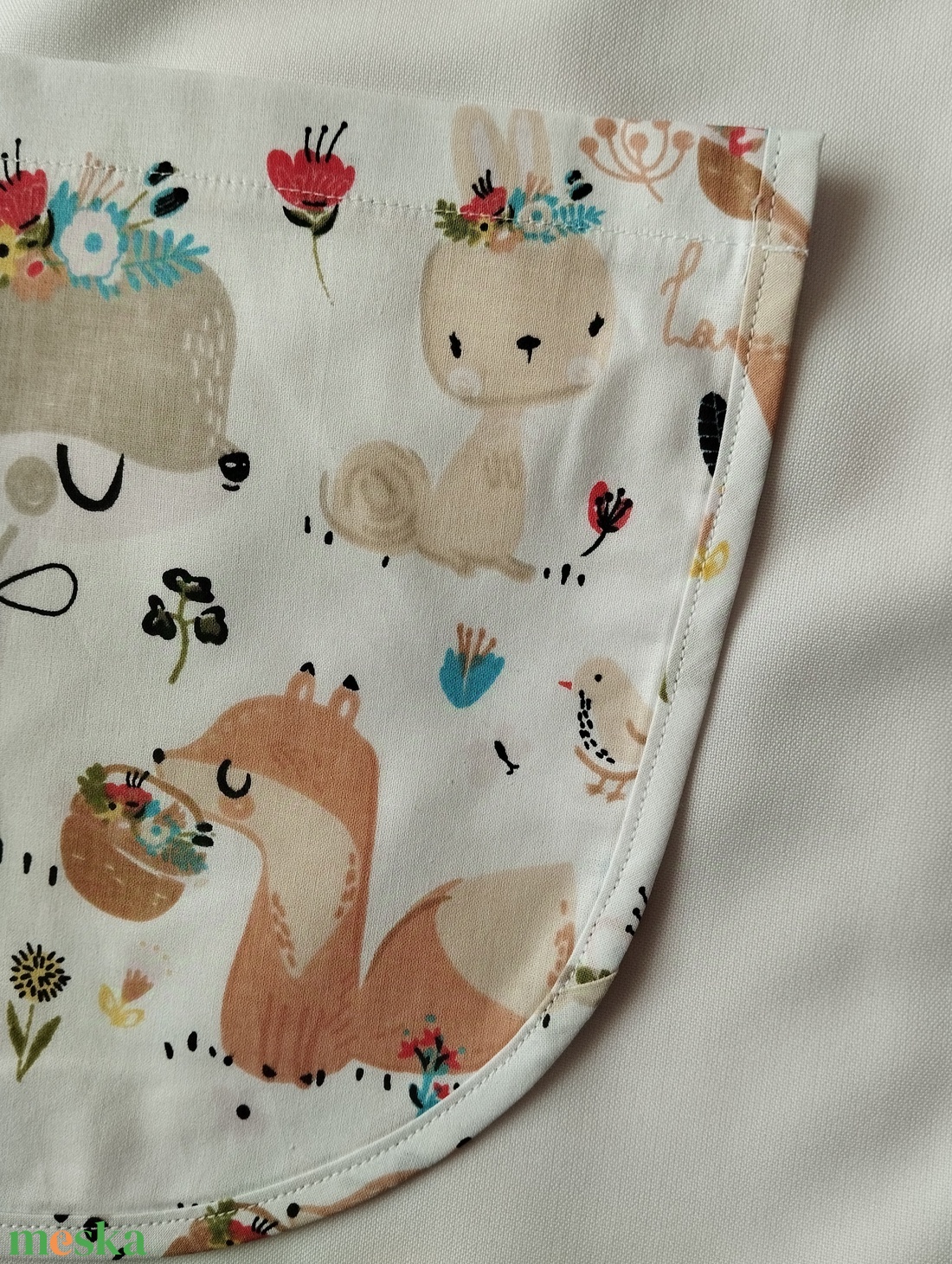 Női fehér lapköpeny, Őz   , Nyuszi ��, Mókus � mintás zsebbel , ovis , munkaruha  - ruha & divat - női ruha - tunika - Meska.hu