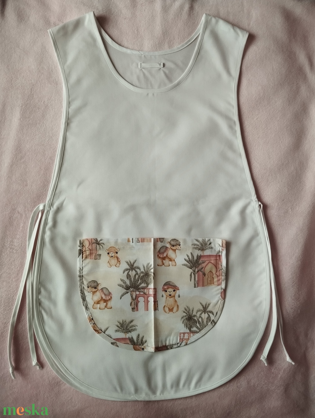 Női fehér lapköpeny, Teve � mintás zsebbel , ovis , munkaruha  - ruha & divat - női ruha - tunika - Meska.hu