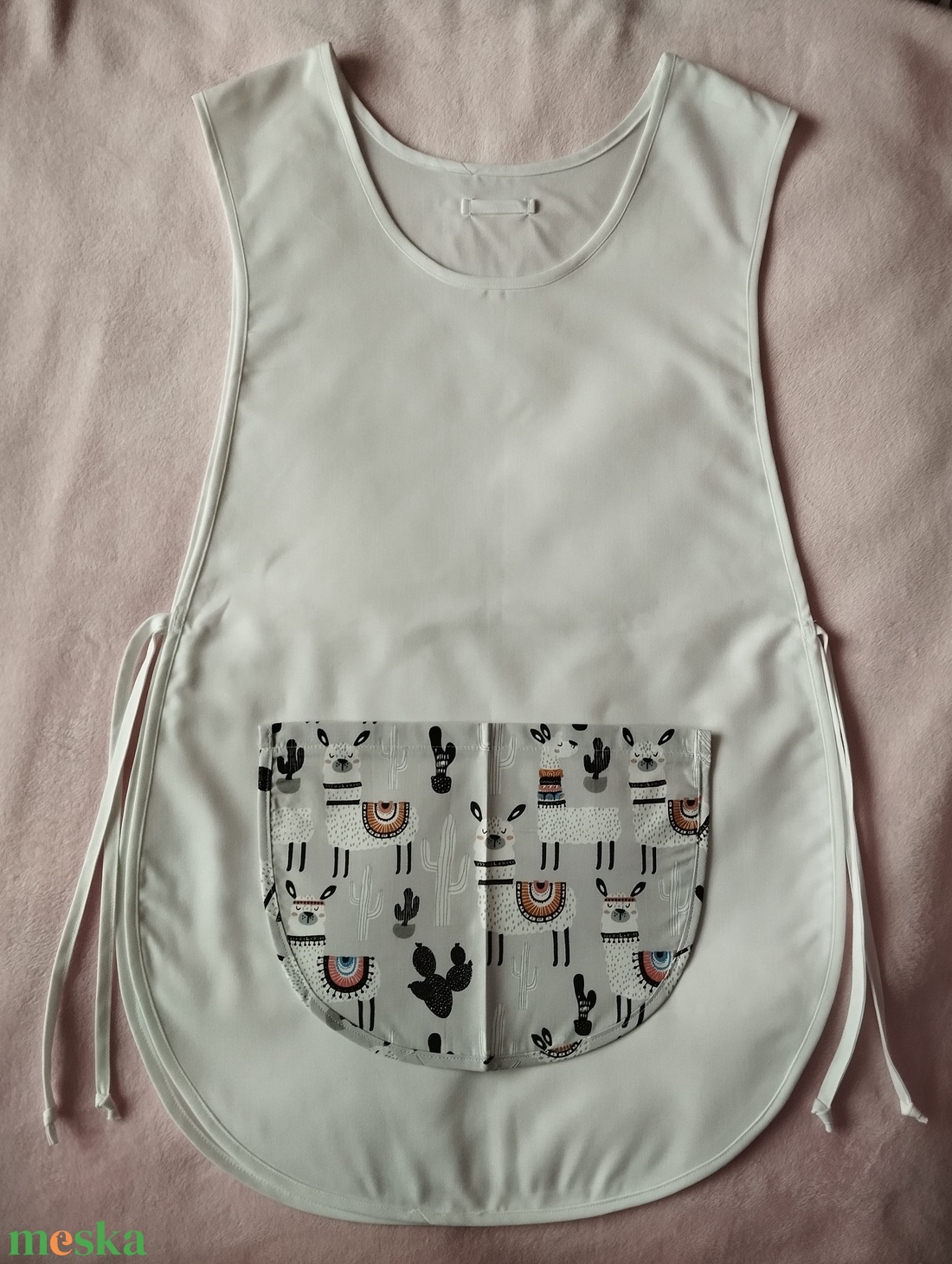 Női fehér lapköpeny, Láma � mintás zsebbel , ovis , munkaruha  - ruha & divat - női ruha - tunika - Meska.hu