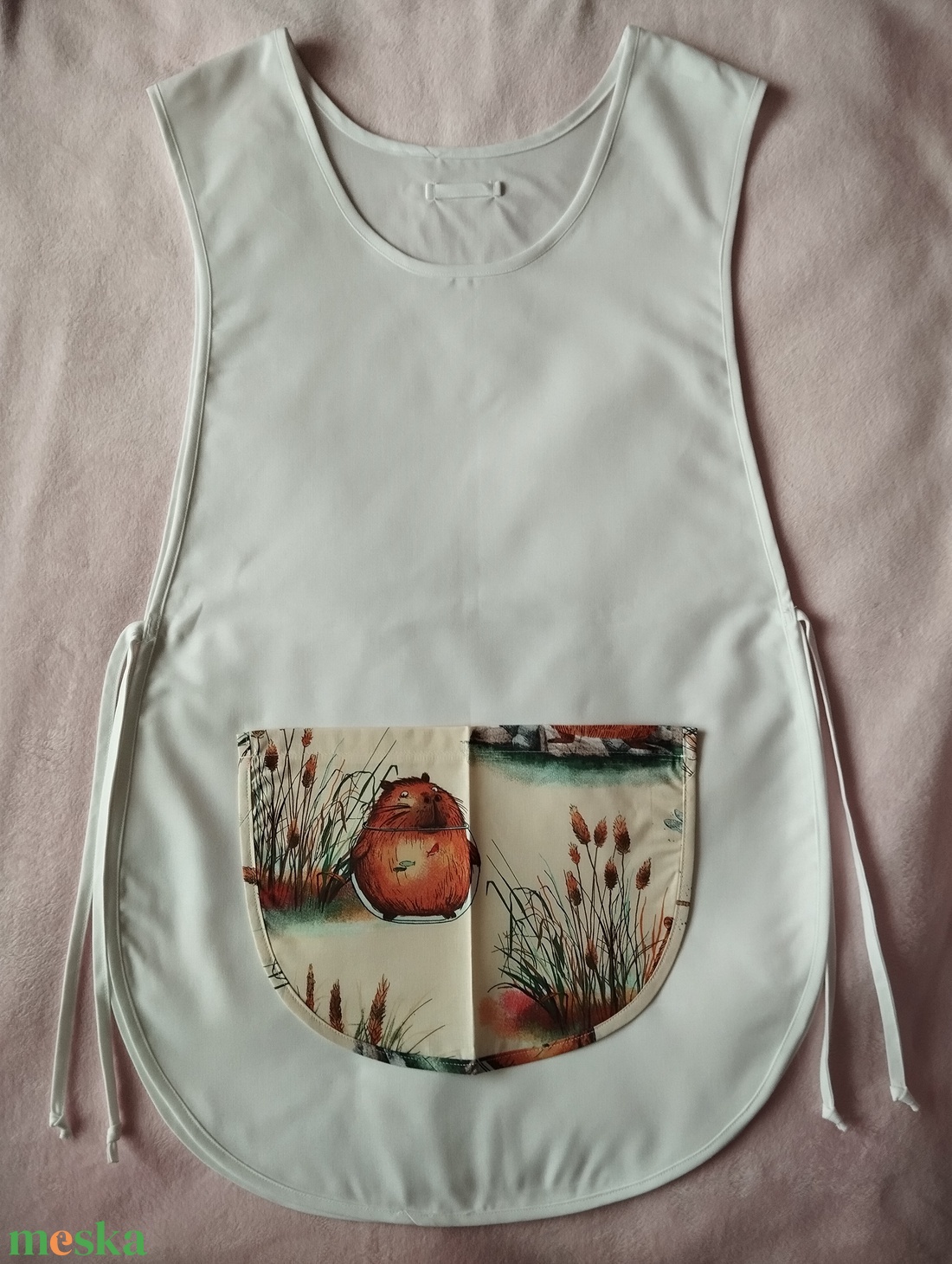 Női fehér lapköpeny, Capibara �mintás zsebbel , ovis , munkaruha  - ruha & divat - női ruha - tunika - Meska.hu