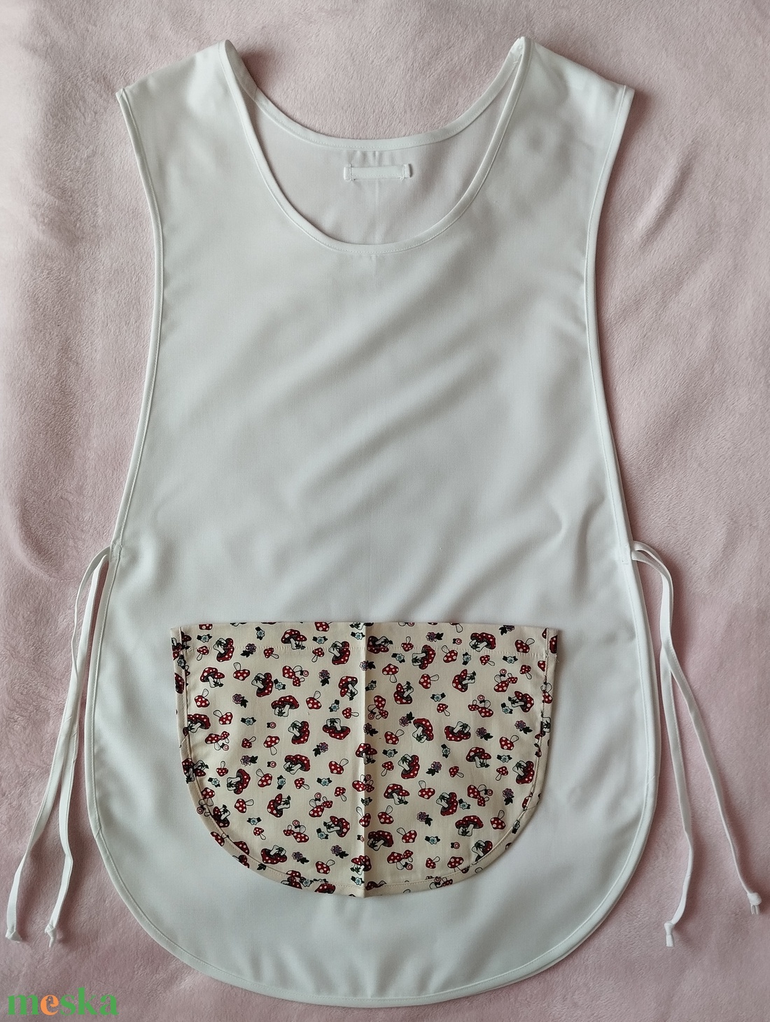 Női fehér lapköpeny, Gomba � mintás zsebbel , ovis , munkaruha  - ruha & divat - női ruha - tunika - Meska.hu