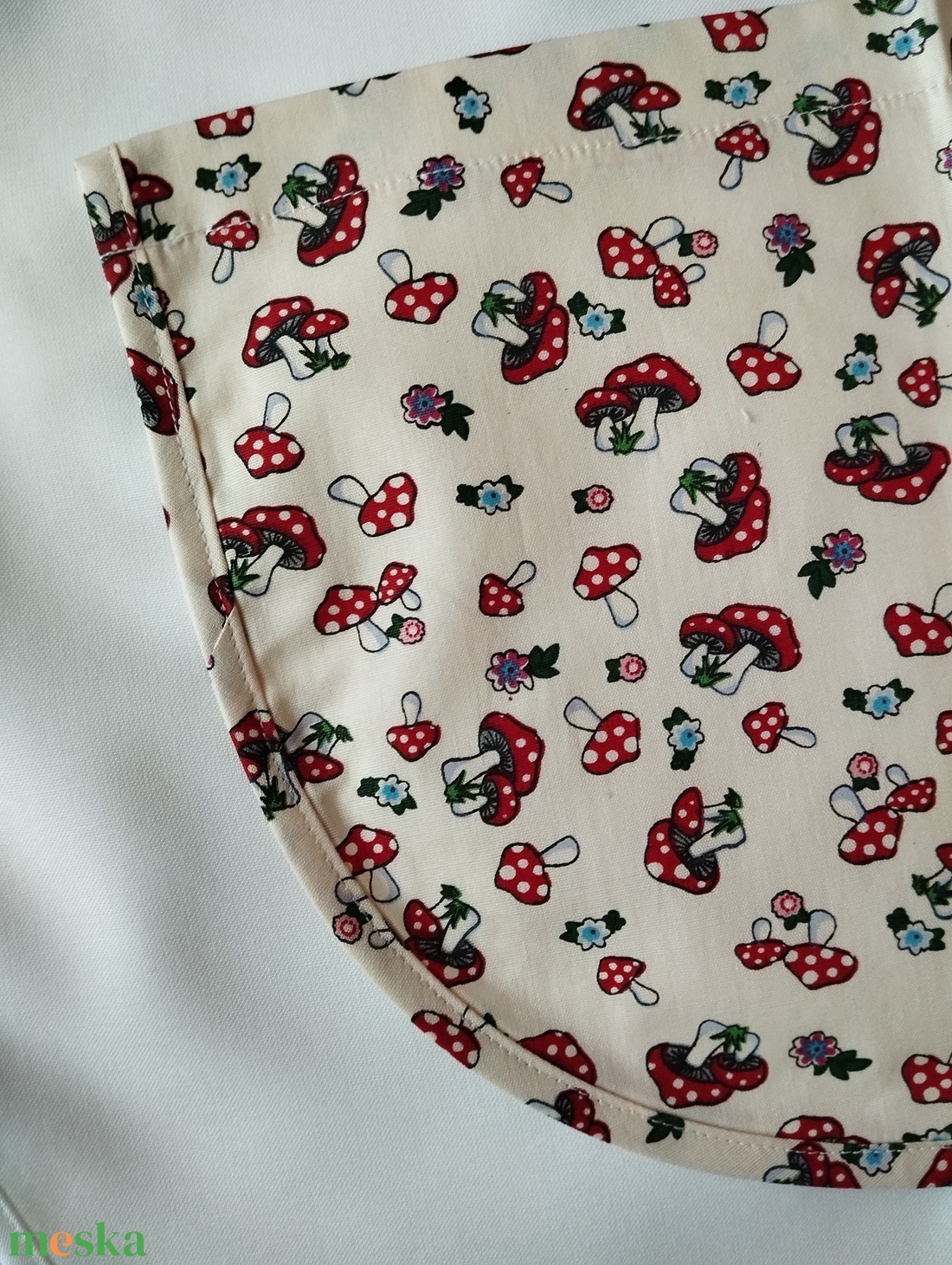 Női fehér lapköpeny, Gomba � mintás zsebbel , ovis , munkaruha  - ruha & divat - női ruha - tunika - Meska.hu