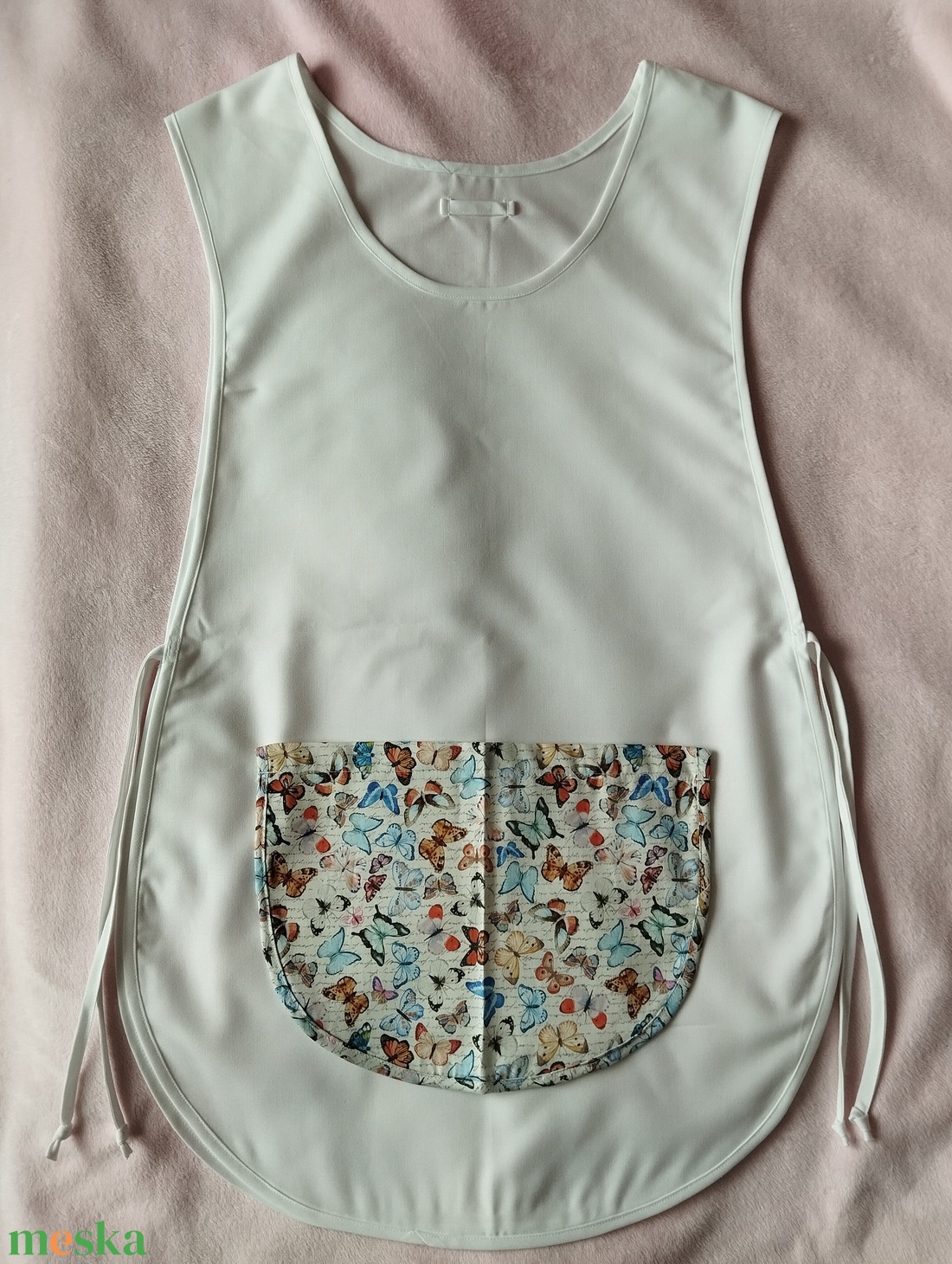 Női fehér lapköpeny, Pillangó  mintás zsebbel , ovis , munkaruha  - ruha & divat - női ruha - tunika - Meska.hu