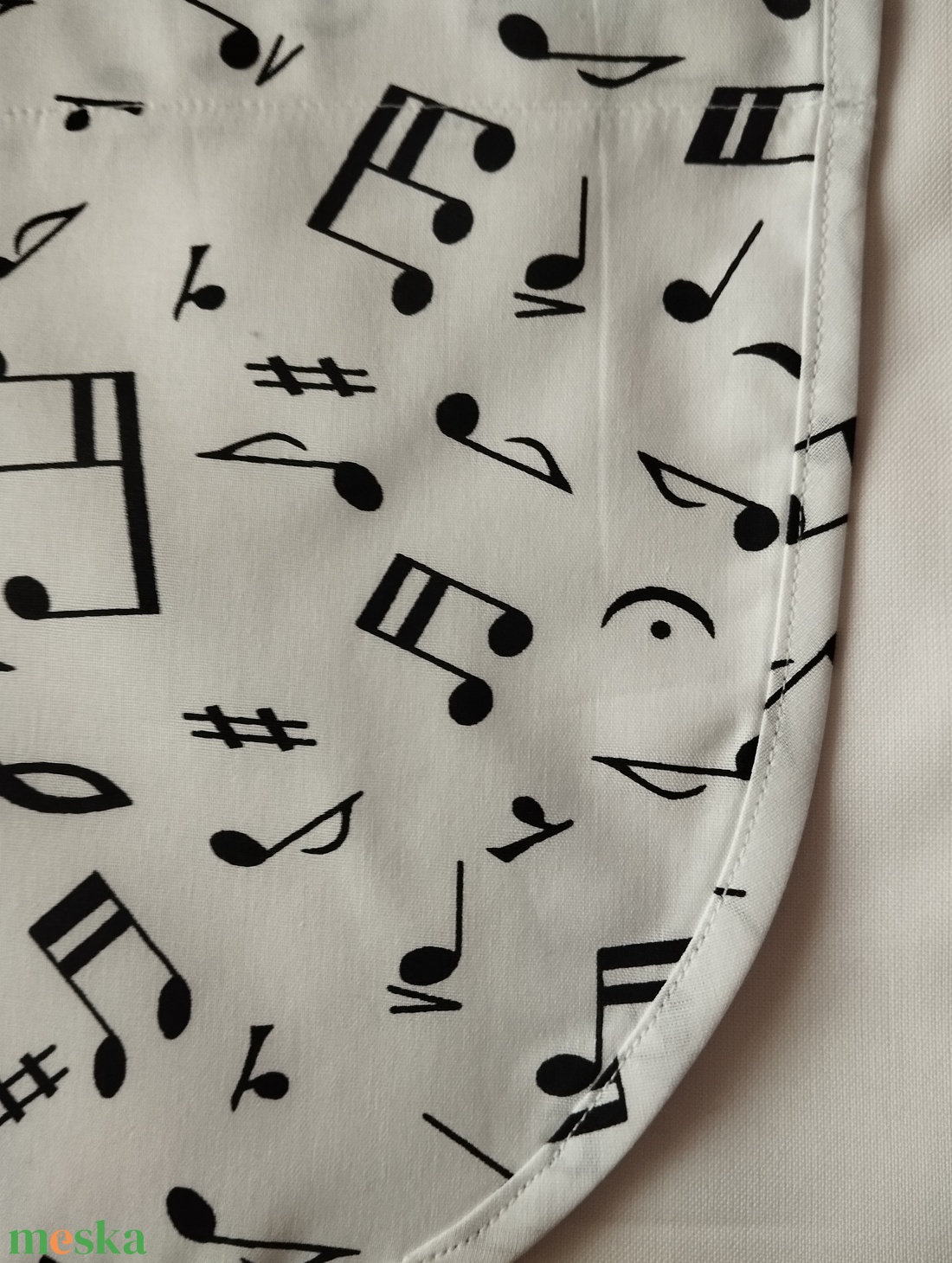 Női fehér lapköpeny, Hangjegy �� mintás zsebbel , ovis , munkaruha  - ruha & divat - női ruha - tunika - Meska.hu