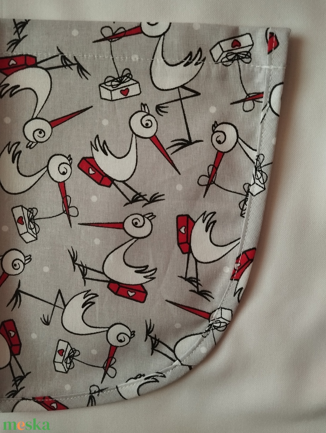 Női fehér lapköpeny, Gólya mintás zsebbel , ovis , munkaruha  - ruha & divat - női ruha - tunika - Meska.hu