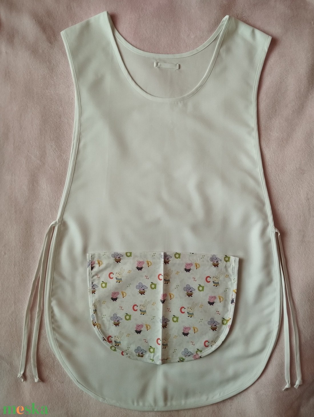 Női fehér lapköpeny, Peppa malac � mintás zsebbel , ovis , munkaruha  - ruha & divat - női ruha - tunika - Meska.hu