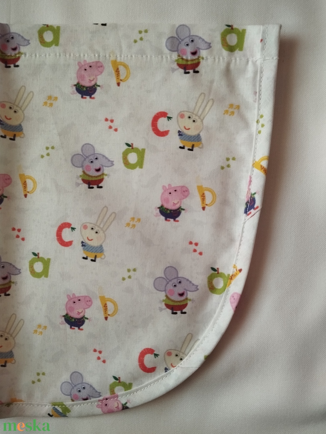 Női fehér lapköpeny, Peppa malac � mintás zsebbel , ovis , munkaruha  - ruha & divat - női ruha - tunika - Meska.hu