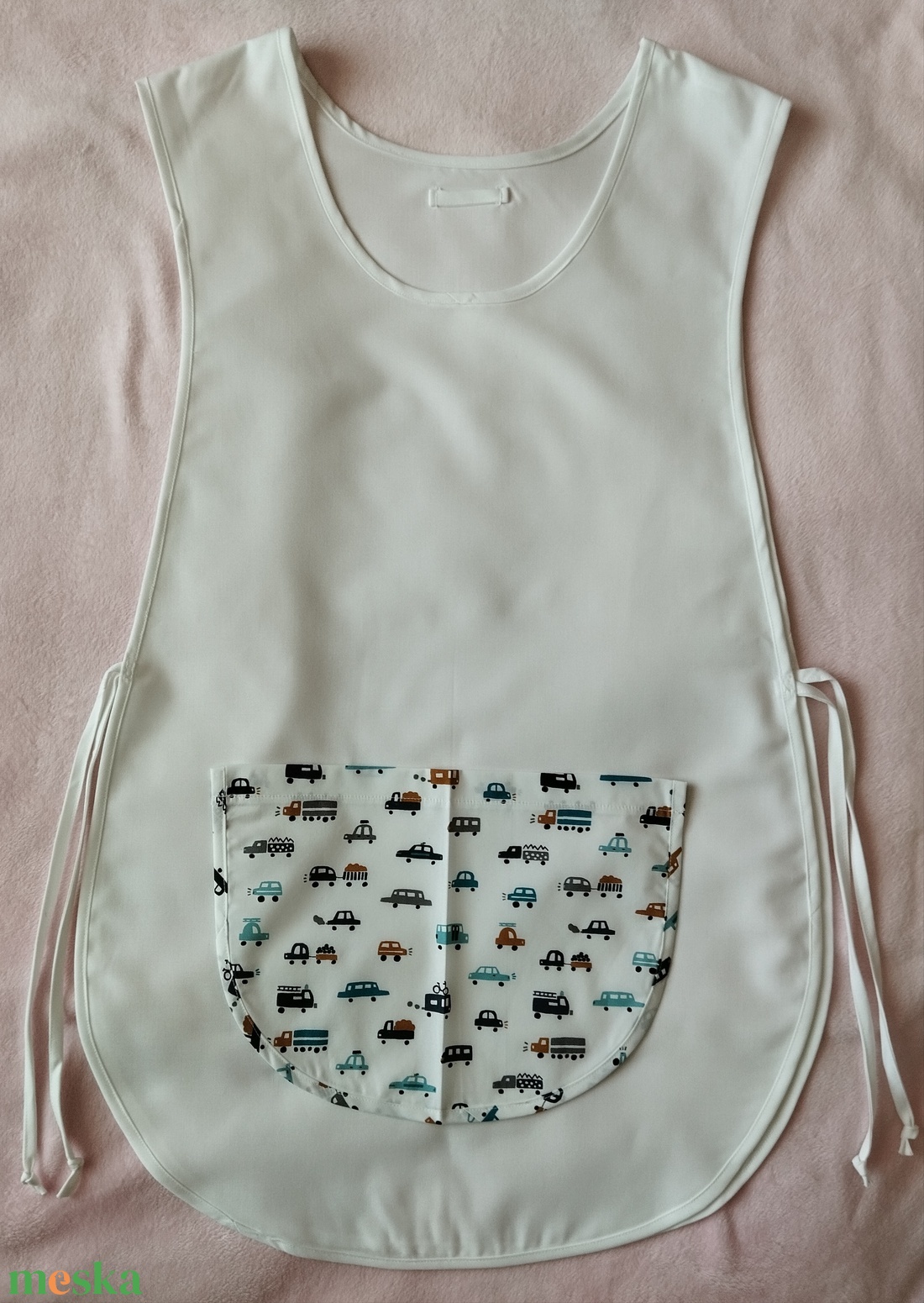 Női fehér lapköpeny, Jármű ����� mintás zsebbel , ovis , munkaruha  - ruha & divat - női ruha - tunika - Meska.hu