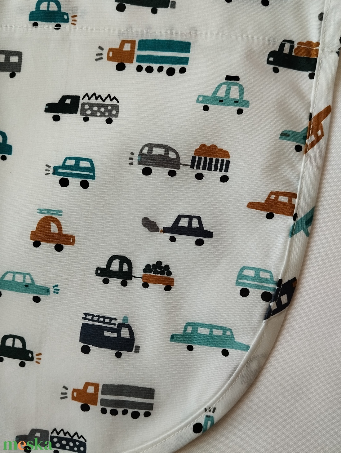 Női fehér lapköpeny, Jármű ����� mintás zsebbel , ovis , munkaruha  - ruha & divat - női ruha - tunika - Meska.hu